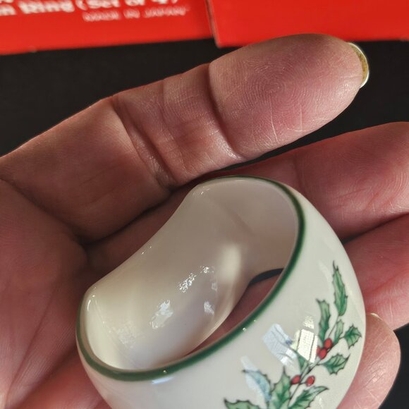 Set of 8  2 Boxes of 4 Christmastime Nikko Napkin Rings With Holly/Berry Design - Picture 6 of 10